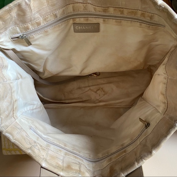 Chanel Travel Ligne Zip Cream Shoulder Tote - Picture 7 of 13